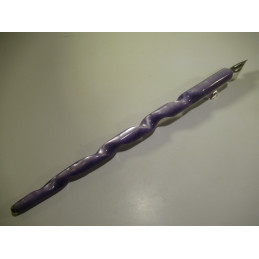 copy of French resin pen...