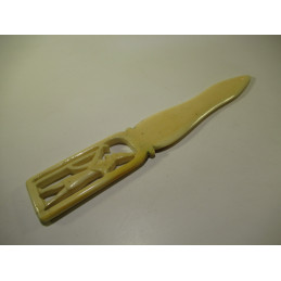 Ouvre-lettre en galalithe